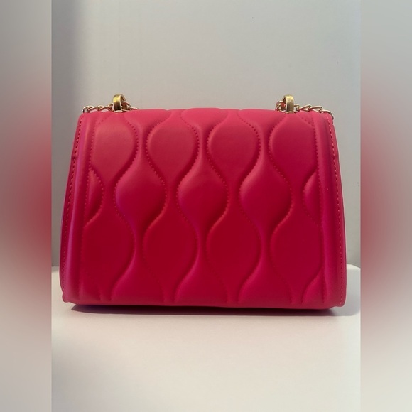 🌺 Pink Quilted Chain Shoulder Bag • Gold Hardware • New in Box • Chic Purse 🌺 - Picture 3 of 6